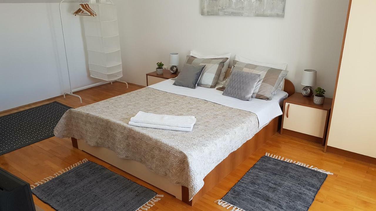 סבטי פיליפ אי ג'קוב Apartments Luna מראה חיצוני תמונה