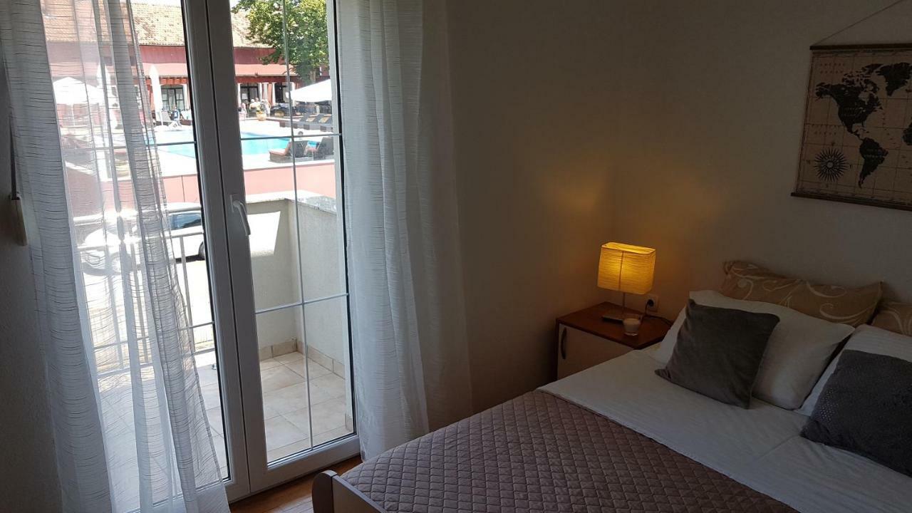 סבטי פיליפ אי ג'קוב Apartments Luna מראה חיצוני תמונה