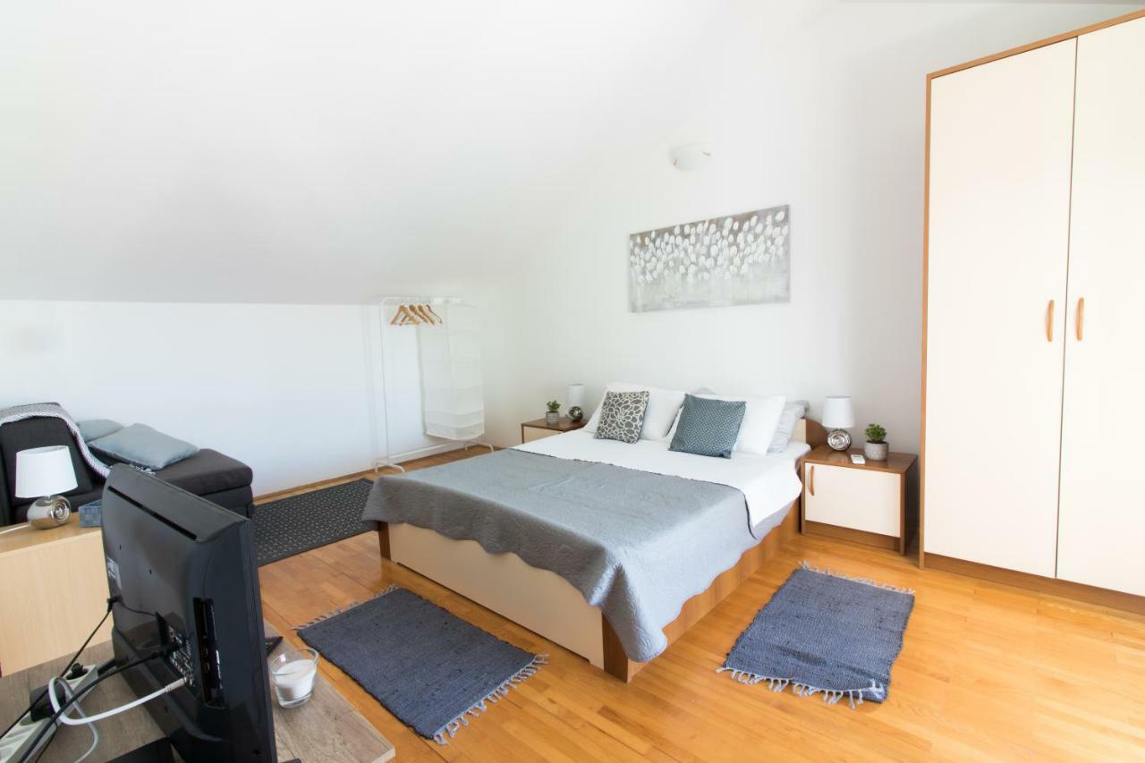 סבטי פיליפ אי ג'קוב Apartments Luna מראה חיצוני תמונה