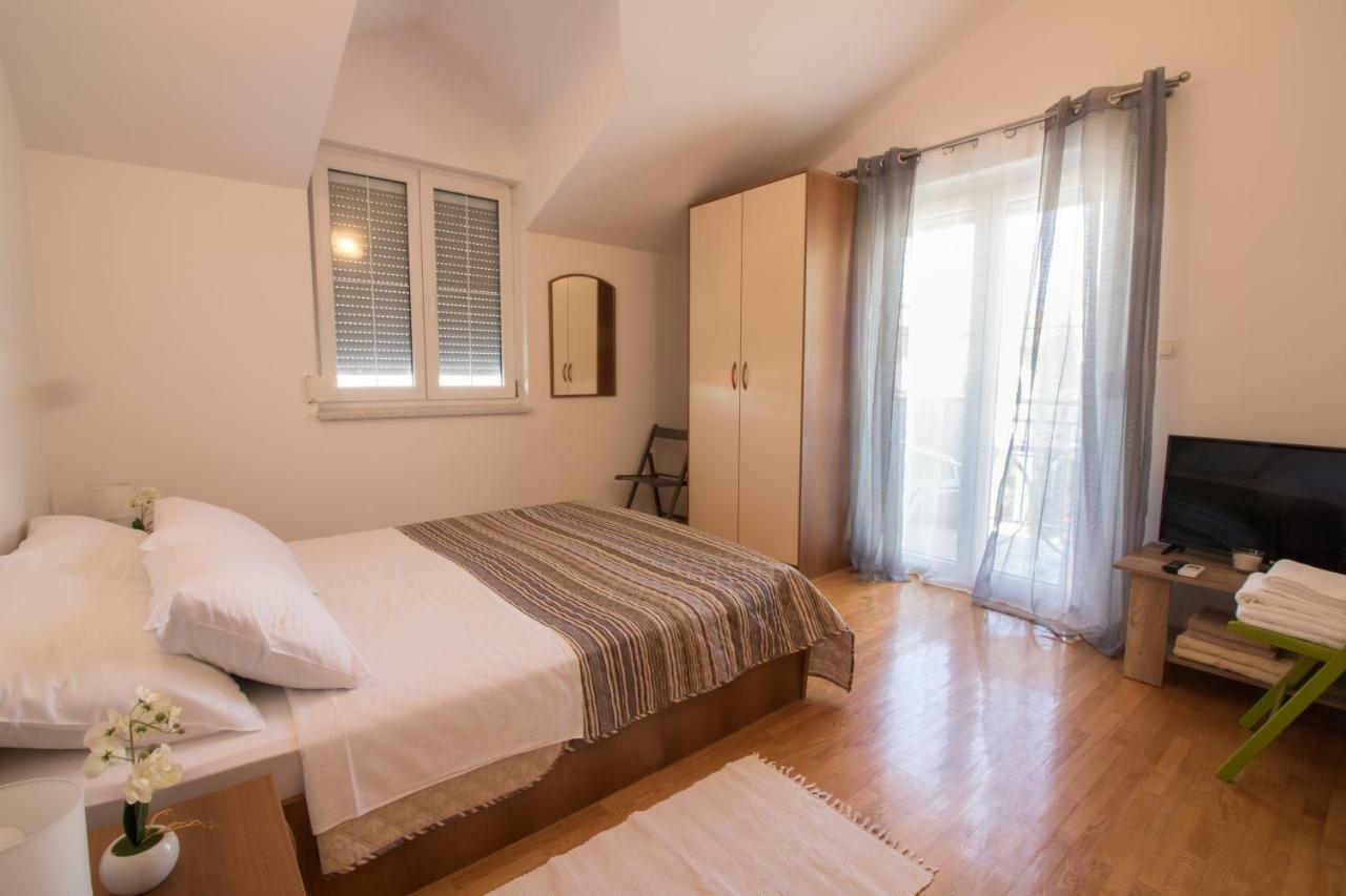 סבטי פיליפ אי ג'קוב Apartments Luna מראה חיצוני תמונה